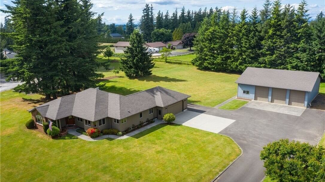 770 E Wiser Lake Road, Lynden, WA - 1.5 acres perfect for small hobby farm