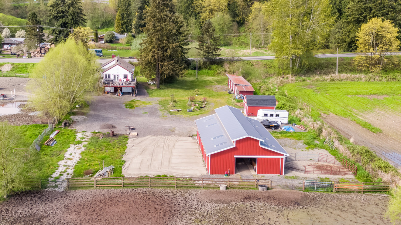 11812 92nd Street SE Snohomish, Wa - Nearly 5 acre equine property
